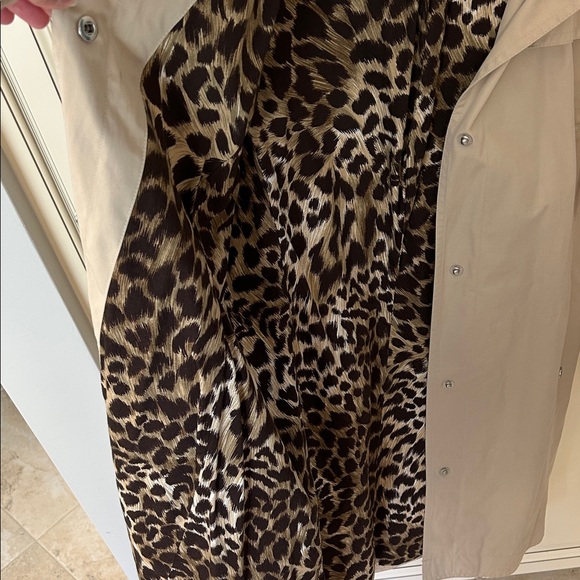 Michael Kors Tan Raincoat Trench Coat with Leopard Lining and Removable Hood - Picture 4 of 16
